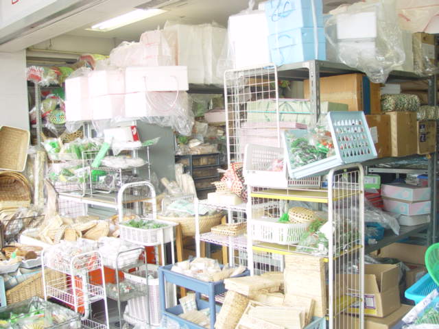 籠六商店